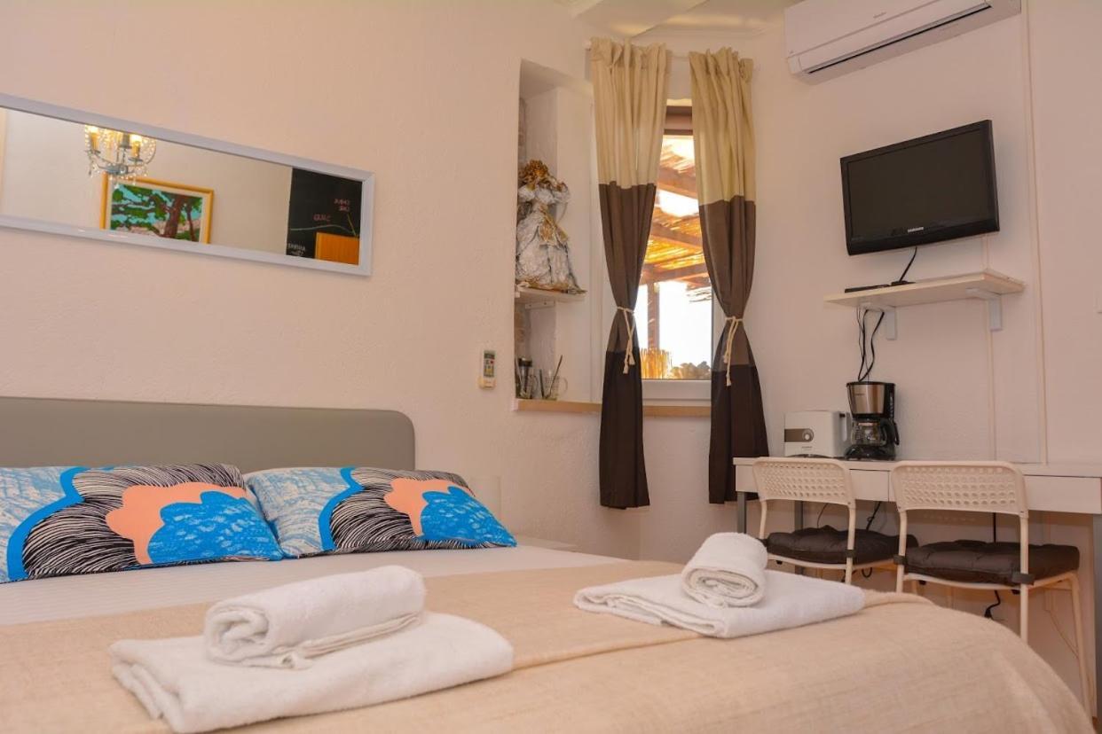 Apartment And Room Sveti Jakov Dubrovnik Exterior photo